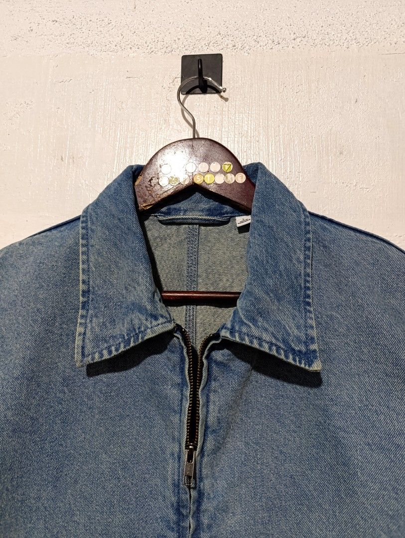 GU MEN DENIM ZIP UP JACKET (Category: Coats, Jackets and Outerwear) located in Bulacan. Submitted by frederickg80292 (Listing ID 1469173000, Image 3). Description: GU DENIM ZIP UP JACKET - COLOR BLUE 📌 SIZE LARGE ON TAG 23 WIDTH 25 LENGTH EXCELLENT CONDITION NO ISSUE 👌 980 + SF ONLY 💸 LOCATION SJDM BULACAN.