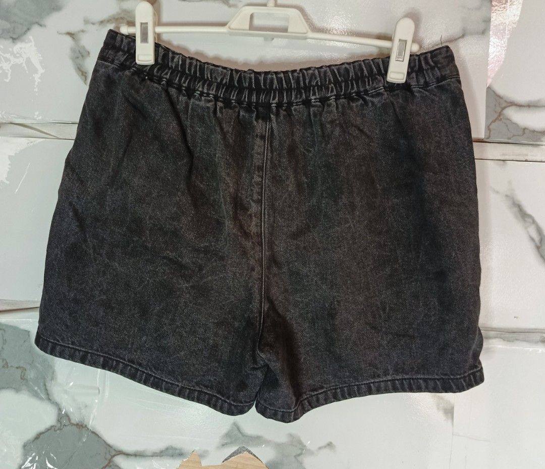 GU SKORT XL(32-36) (Category: Shorts) located in Quezon City. Submitted by ahyaladyblue (Listing ID 1469201953, Image 2). Description: .