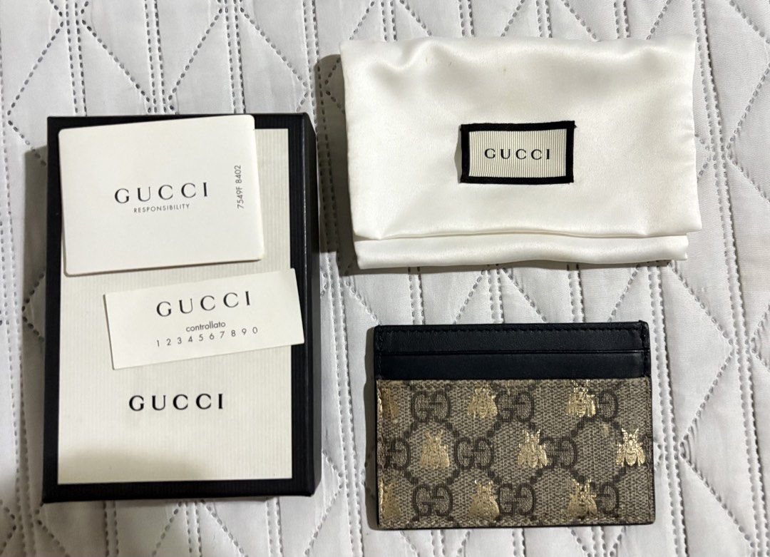 Gucci Card Holder (Category: Luxury Bags & Wallets) located in Makati City. Submitted by mikeramos1333 (Listing ID 1469207475, Image 1). Description: Issue on 3rd photo.