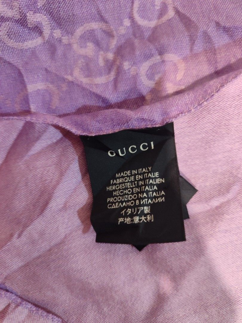 GUCCI JACQUARD DOUBLE SIDED SCARF (Category: Scarves) located in Pagadian. Submitted by miraculouspat (Listing ID 1469282392, Image 2). Description: 70x200 cm NO ISSUE NEGOTIABLE OFFER LANG.