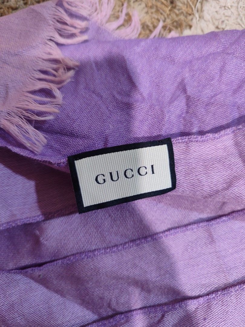 GUCCI JACQUARD DOUBLE SIDED SCARF (Category: Scarves) located in Pagadian. Submitted by miraculouspat (Listing ID 1469282392, Image 3). Description: 70x200 cm NO ISSUE NEGOTIABLE OFFER LANG.