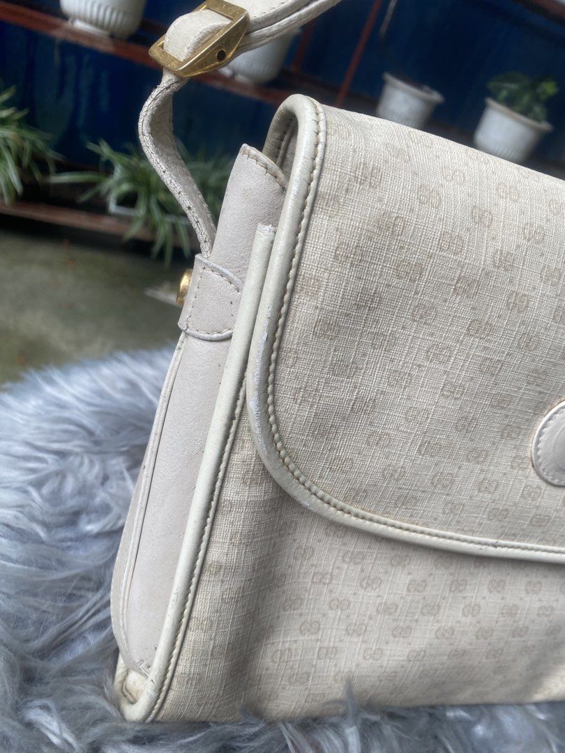 Gucci sling bag (Category: Luxury Bags & Wallets) located in Bacolod City. Submitted by chuchaystuffs (Listing ID 1469168580, Image 3). Description: .