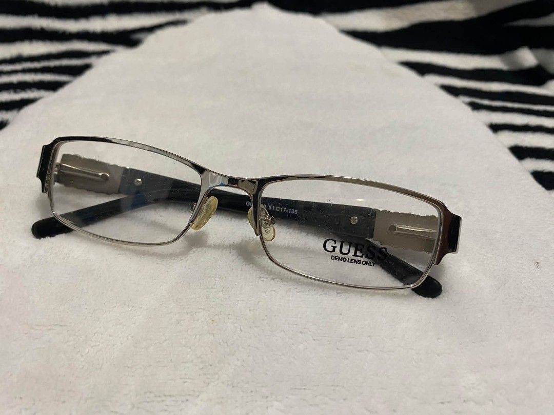 Guess eyewear (Category: Sunglasses & Eyewear) located in Baguio. Submitted by aine_laine (Listing ID 1469162099, Image 1). Description: guess eyewear.