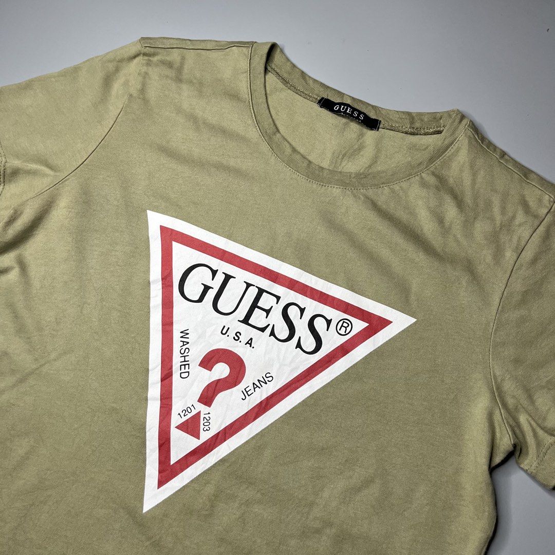 GUESS USA (Category: Shirts) located in Manila. Submitted by aaaaaahhhhhh (Listing ID 1469299288, Image 2). Description: Medium 17.5W 25.5L Need wash Lalamove or J&t Express + Shipping fee.