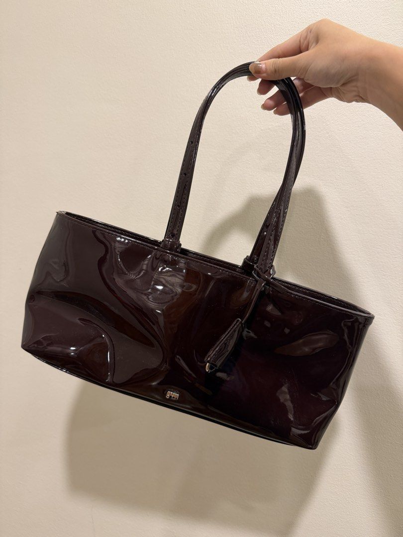 GVN Holiday Bag (Category: Shoulder Bags) located in Quezon City. Submitted by goldenfinds.ph (Listing ID 1469319306, Image 3). Description: GVN holiday bag in Oxblood Patent material, burgundy color Suede inner Retail price - around ₱2.6k With dust bag Never been used, only stored RFS: not my style Negotiable for sure buyer Can pick up in QC / Makati or meet up in Greenbelt.
