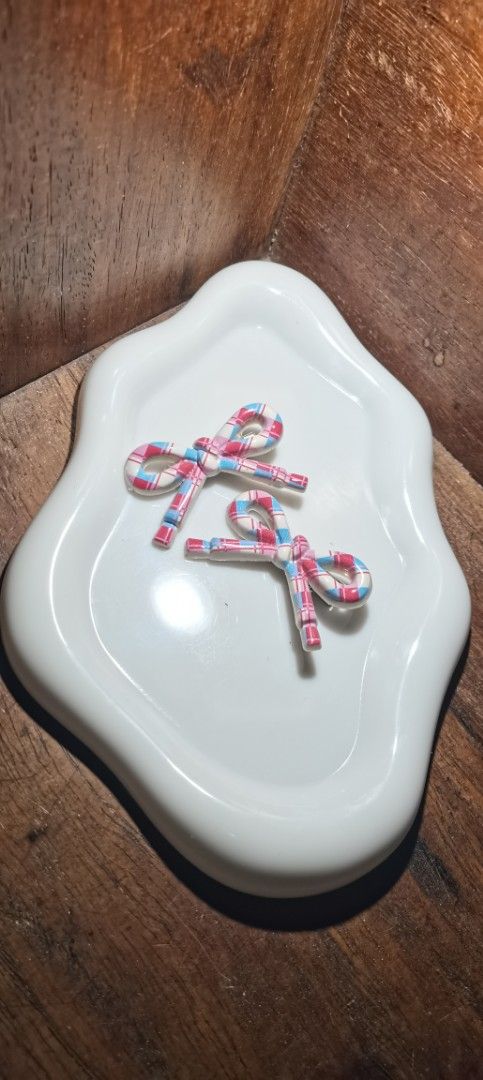 Hair Clips (Category: Babies & Kids Fashion) located in Lucena. Submitted by Miss_KitKitYow (Listing ID 1469356881, Image 1). Description: Might consider😊😊 ⚠️MOP - G**SH ⚠️MOD - J&T ⚠️No COD 📌pics upon request.