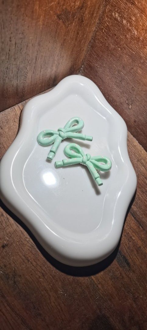 Hair Clips (Category: Babies & Kids Fashion) located in Lucena. Submitted by Miss_KitKitYow (Listing ID 1469356881, Image 2). Description: Might consider😊😊 ⚠️MOP - G**SH ⚠️MOD - J&T ⚠️No COD 📌pics upon request.