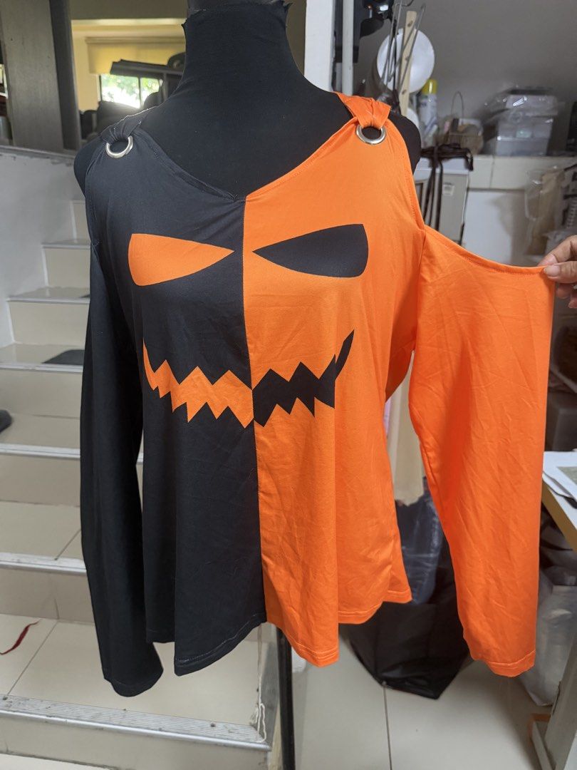 Halloween costume (Category: Activewear) located in Pasig City. Submitted by emashopaholic (Listing ID 1469209399, Image 2). Description: Unused Halloween costume Unisex Medium to large Only ₱150 Pasig pick up Ships via Lalamove/grab You may also boom via J&T. No payment, no release of item RFS: decluttering Gcash SF c/buyer.