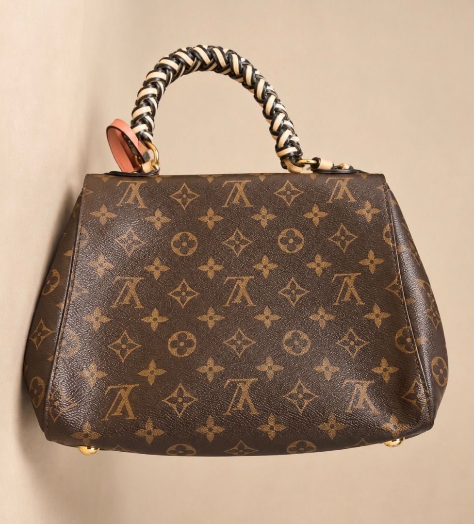 Handbag with Braided Handle (Category: Shoulder Bags) located in Manila. Submitted by michaela_heartfilia (Listing ID 1469193661, Image 2). Description: Handbag with Braided Handle.