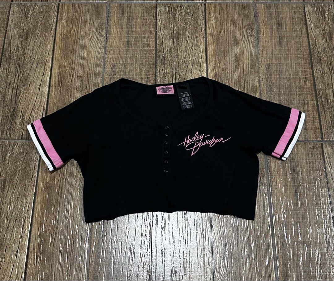 HARLEY DAVIDSON BLOUSE (Category: Shirts) located in Manila. Submitted by urban.vintage (Listing ID 1469313637, Image 1). Description: ISSUE: NONE (NEED WASH) MOP :GCASH (NO COD) SHIP VIA: LALAMOVE & J&T LOCATION: PASIG CITY LENGTH: 14 WIDTH :19.
