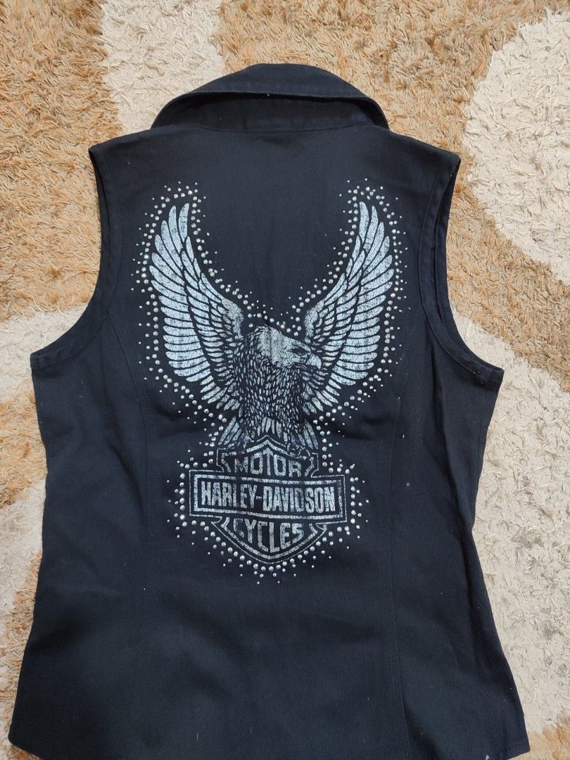 HARLEY DAVIDSON STUDDED VEST (Category: Sleeveless) located in Pagadian. Submitted by miraculouspat (Listing ID 1469382511, Image 3). Description: L 21 W 14 10/10 COLOR NO ISSUE AUTHENTIC COLOR MAY VARY DUE TO LIGHT.