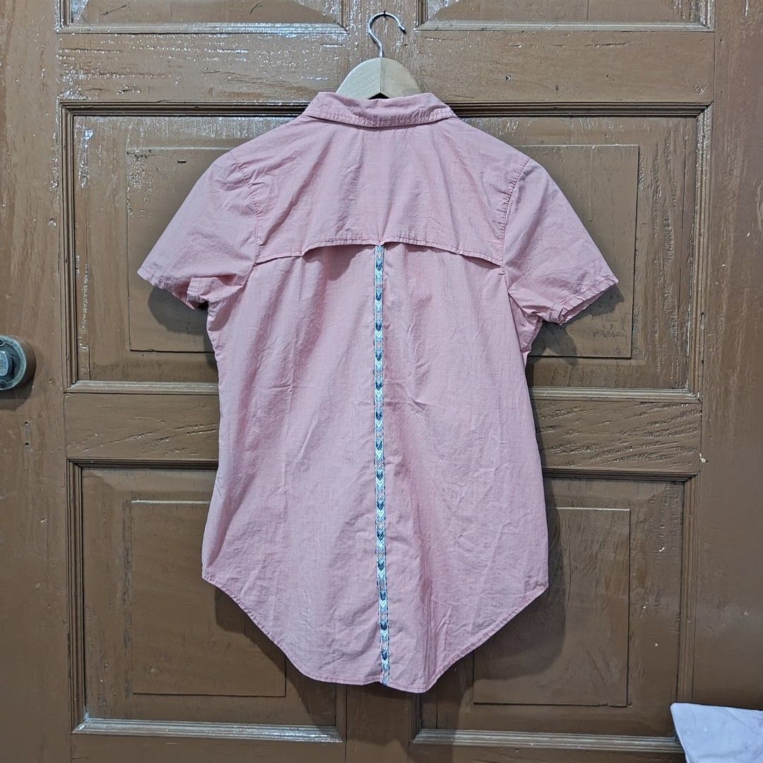 Harley Davidson womens polo (Category: Others Tops) located in Clarin. Submitted by thrftpngsnihan25 (Listing ID 1469200692, Image 2). Description: 9.8/10 ‎19x24-28 machine washed, ready to wear no issue Excellent condition .