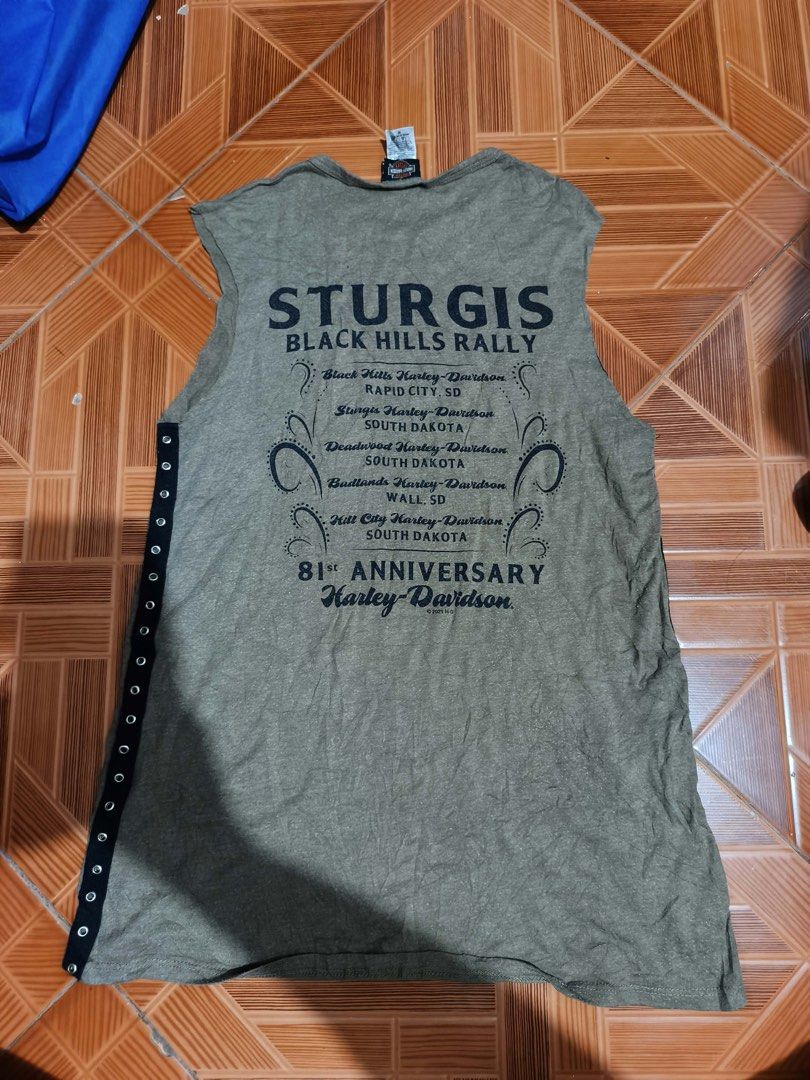 Harley Davidson Y2k (Category: Others Tops) located in Alaminos. Submitted by thriftings625 (Listing ID 1469171200, Image 2). Description: No issue Color rate: 9/10 Excellent condition No stains, no lints, no holes.