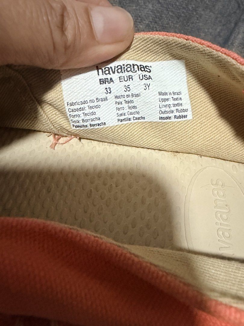 Havaianas (Category: Babies & Kids Fashion) located in Manila. Submitted by louisena28 (Listing ID 1469387790, Image 3). Description: 🧡 FOR SALE: ORIGINAL HAVAIANAS ESPADRILLE SHOES 🧡 ✨ Brand: Havaianas ✨ Color: Peach/Coral Orange ✨ Size: Brazil 33 | Europe 35 | USA 3Y ✨ Made in Brazil 🇧🇷 ✨ Style: Closed-toe espadrille flats 📌 Pre-loved item 💰 Selling Price: ₱500 PM me for inquiries! First come, first served. 🛍️.