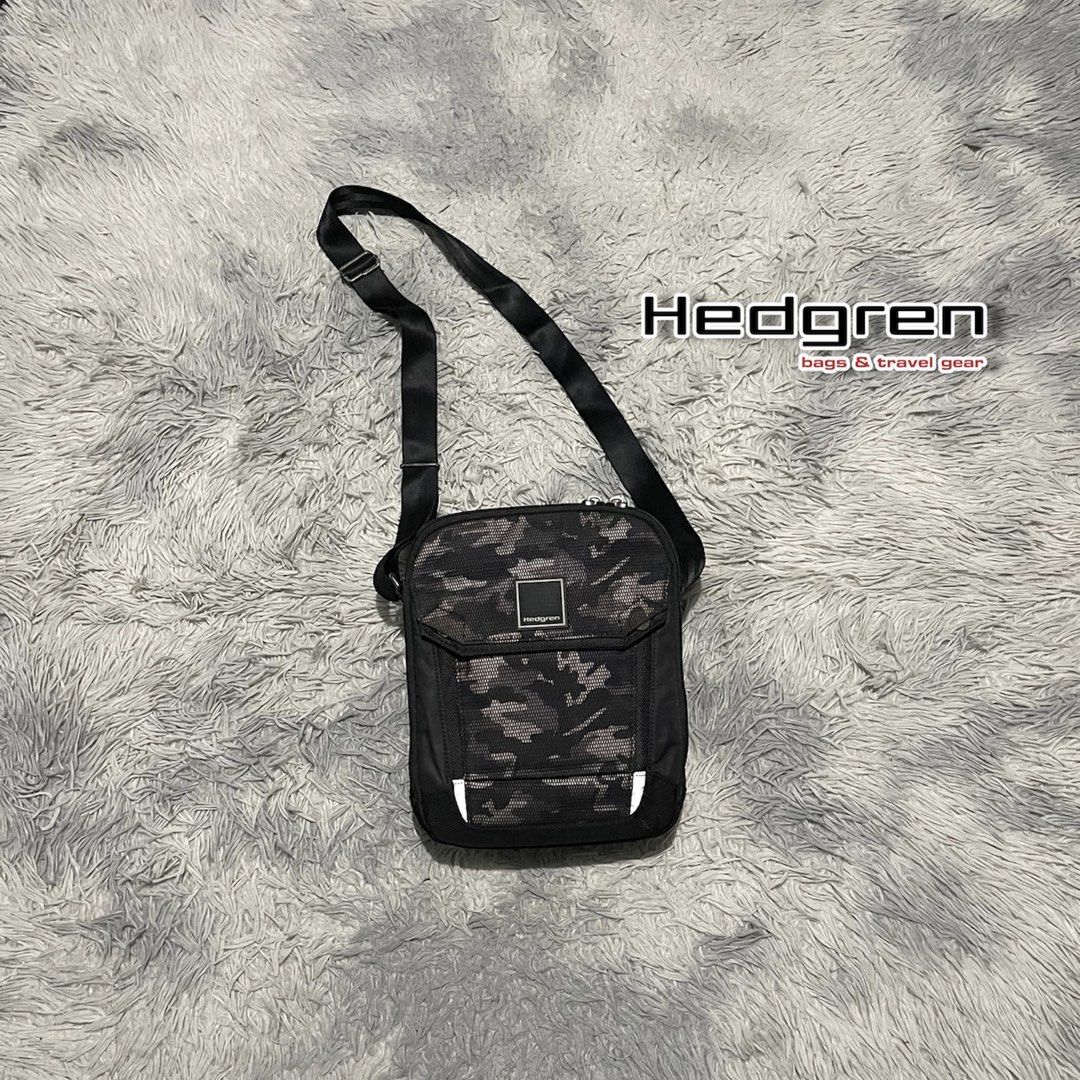 HEDGREN Contact Crossover Black Camo Bag (Category: Sling Bags) located in Bauang. Submitted by thriftypockets92 (Listing ID 1469200349, Image 1). Description: .