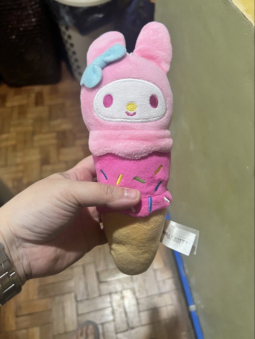 Hello kitty and Friends (Category: Plushies & Soft Toys) located in Paranaque City. Submitted by arianem031087 (Listing ID 1469258478, Image 1). Description: .