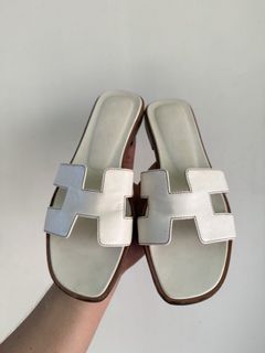 (Category: ) located in . Submitted by ceraken_luxpreloved (Listing ID 1469239529, Image 1). Description: .