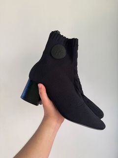 (Category: ) located in . Submitted by ceraken_luxpreloved (Listing ID 1469239323, Image 1). Description: .