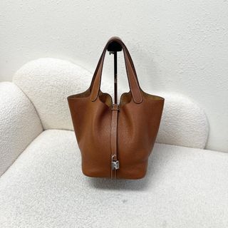 （分類：）位於 。 由 luxe.station22 提交（商品編號 1469220462，圖片 1）。簡介： 。