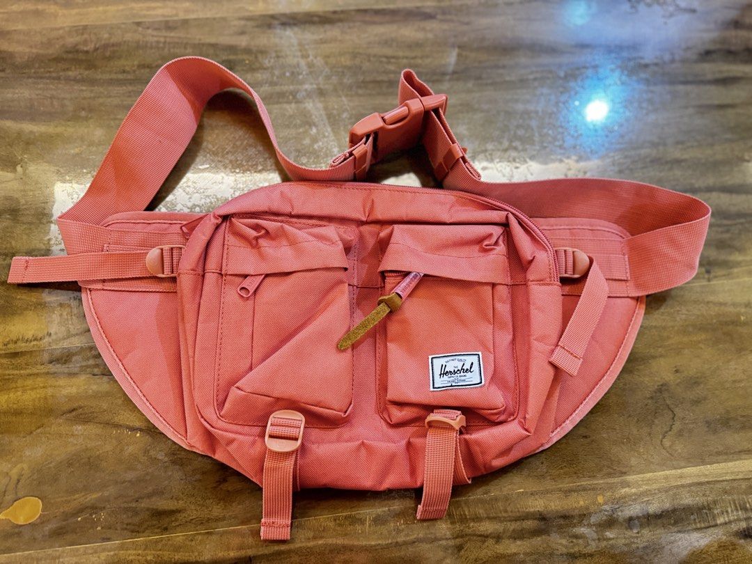 Hershel Original Brand new (Category: Cross-body Bags) located in Manila. Submitted by harveyford03 (Listing ID 1469191887, Image 1). Description: Brandnew wrong color nabili sa US.