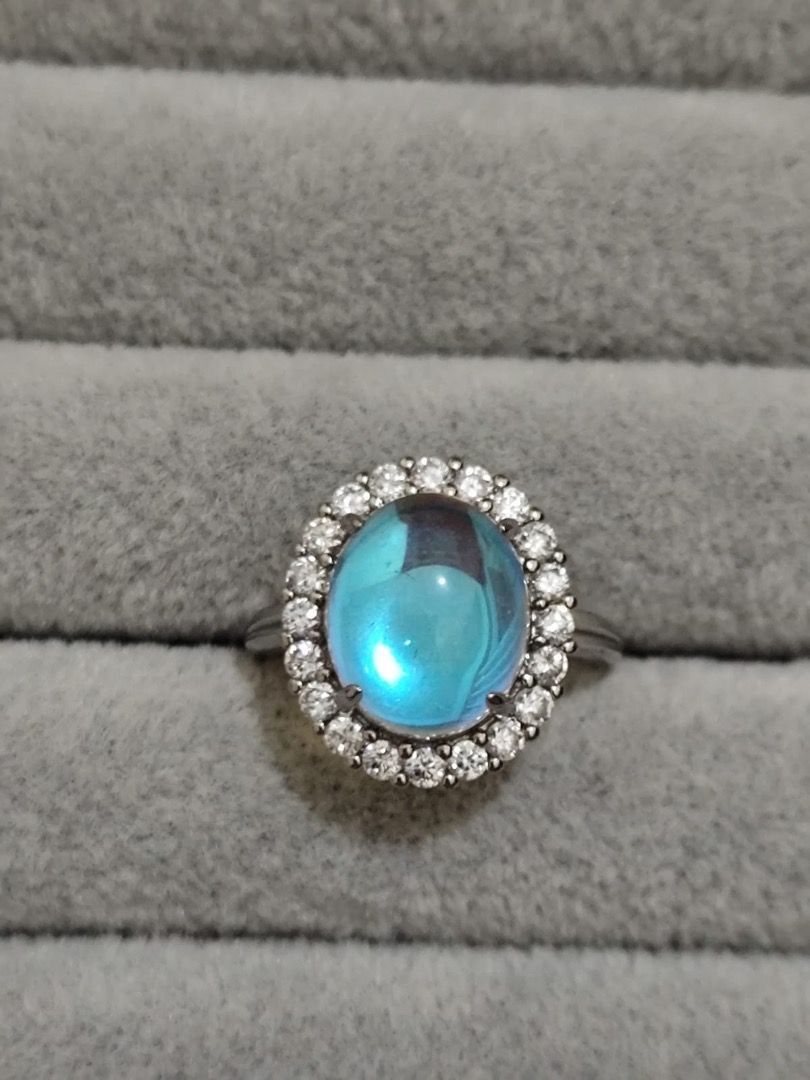 HIGH QUALITY 3 carat Clear Oval Opal Platinum-plated Ring (Category: Rings) located in Mandaluyong City. Submitted by allaboutgemsandco (Listing ID 1469226571, Image 2). Description: HIGH QUALITY 3 carat Clear Oval Opal Platinum-plated Ring Stone Size: 12.2mmx10.1mm Ring Size: Adjustable Price: Php 500, with marking add shipping fee for order less than 1k REASON FOR SALE: Clearing out my collection. Synthetic opal Crafted with exquisite detail, t