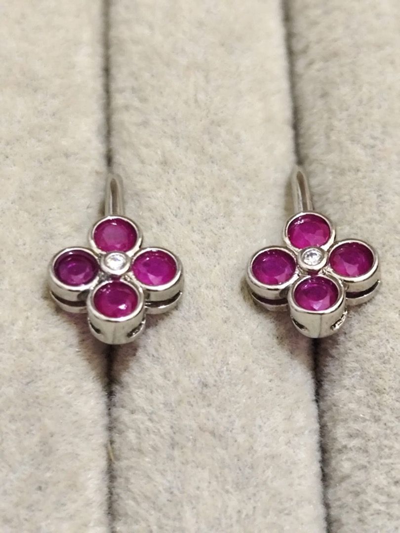 HIGH QUALITY Natural Burmese Four Leaf Clover Ruby Dangling Earrings (UV REACTIVE!) (Category: Earrings) located in Mandaluyong City. Submitted by allaboutgemsandco (Listing ID 1469169494, Image 3). Description: HIGH QUALITY Natural Burmese Four Leaf Clover Ruby Dangling Earrings (UV REACTIVE!) Stone Size: 3mmx3mm*8 stones Price: Php 600 add shipping fee for less than Php 1000 REASON FOR SALE: Clearing out my collection. Bought from Myanmar. See 