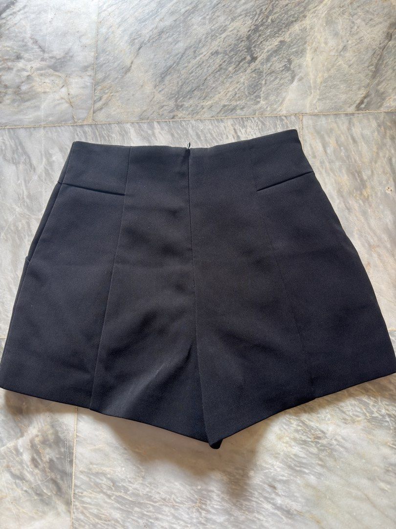 High Waist Shorts (Category: Shorts) located in Cainta. Submitted by veronicasdeclutter (Listing ID 1469174708, Image 2). Description: .
