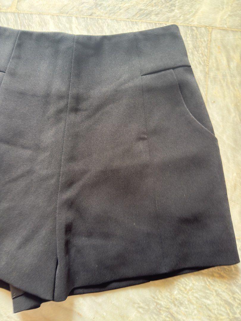 High Waist Shorts (Category: Shorts) located in Cainta. Submitted by veronicasdeclutter (Listing ID 1469174708, Image 3). Description: .