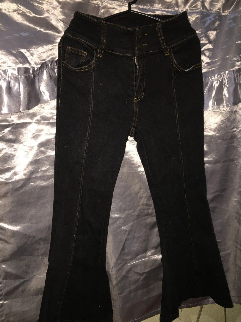 High-Waisted Flare Jeans (Category: Jeans) located in Marikina City. Submitted by ma.kish4 (Listing ID 1469280409, Image 1). Description: - Waist: 23-24 inch - Length: 88 cm.