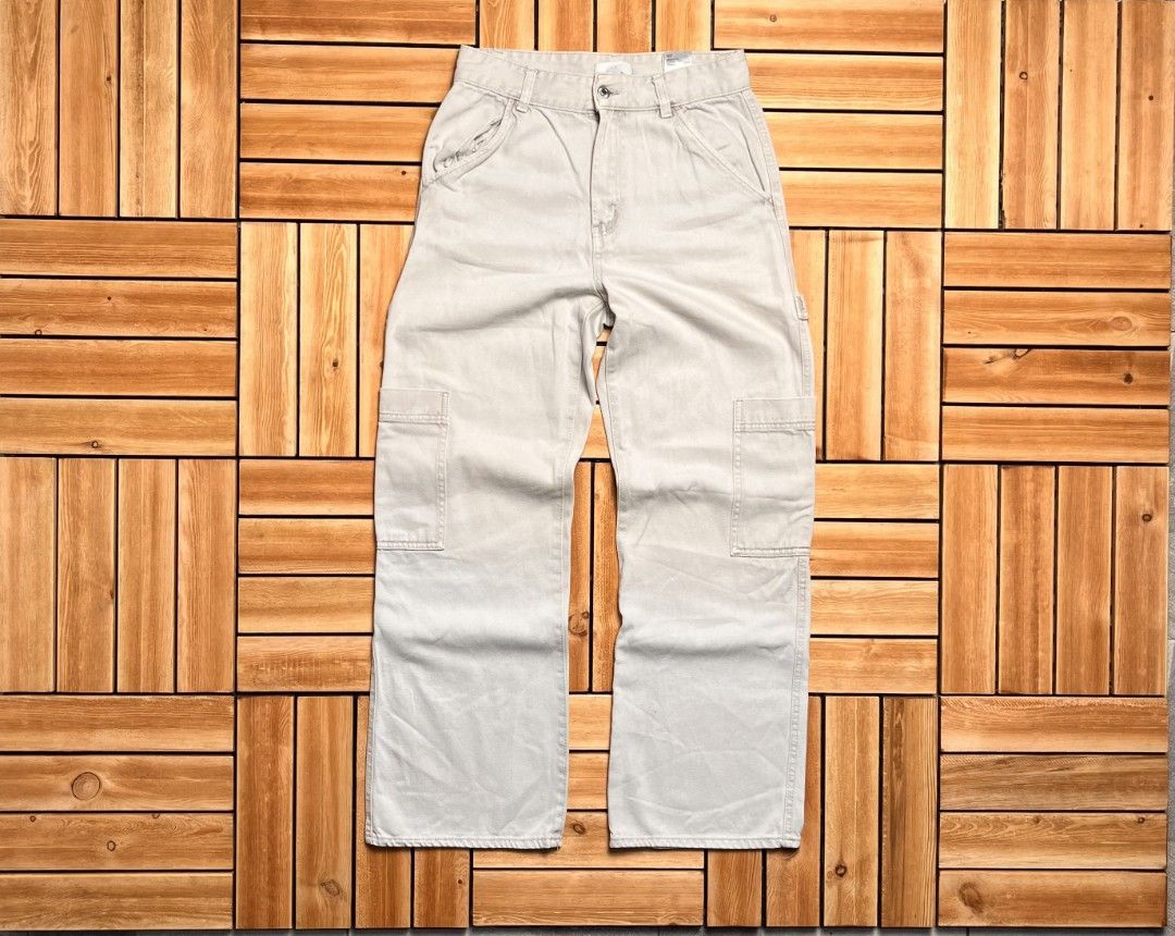 H&M BAGGY CARPENTER PANTS (Category: Jeans) located in Floridablanca. Submitted by d_elevated (Listing ID 1469244189, Image 3). Description: .