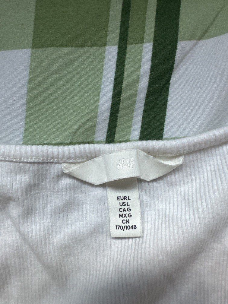 H&M bubble tank top (Category: Sleeveless) located in Pasig City. Submitted by kaelsy (Listing ID 1469236825, Image 3). Description: .
