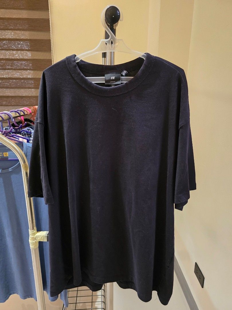 H&M Coolmax Tee (Category: Tshirts & Polo Shirts ) located in Baguio. Submitted by carinoshawn (Listing ID 1469239913, Image 1). Description: H&M Coolmax Tee Dark Blue Good condition 23x28.