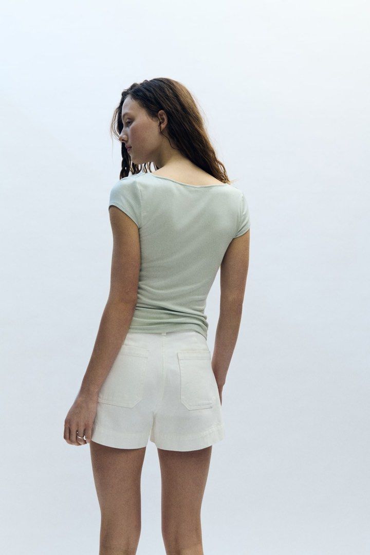 H&M Draped Jersey Top Light Green (Category: Sleeveless) located in Batangas. Submitted by wearmegals (Listing ID 1469191523, Image 3). Description: .