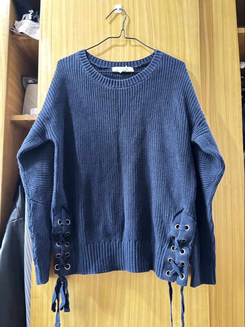 H&M Knit Longsleeve Pullover (Category: Longsleeves) located in Manila. Submitted by maurisio (Listing ID 1469286629, Image 3). Description: .