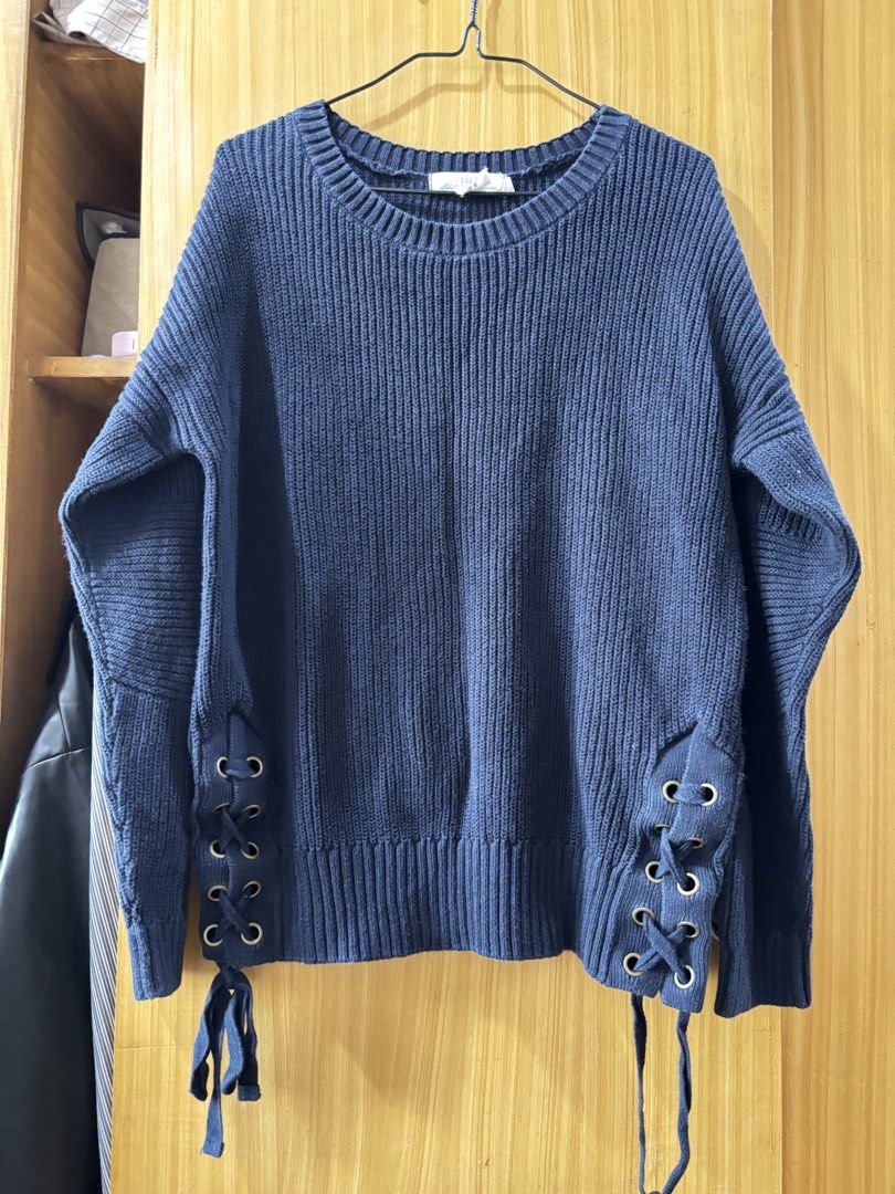 H&M Knit Longsleeve Pullover (Category: Longsleeves) located in Manila. Submitted by maurisio (Listing ID 1469286629, Image 1). Description: .