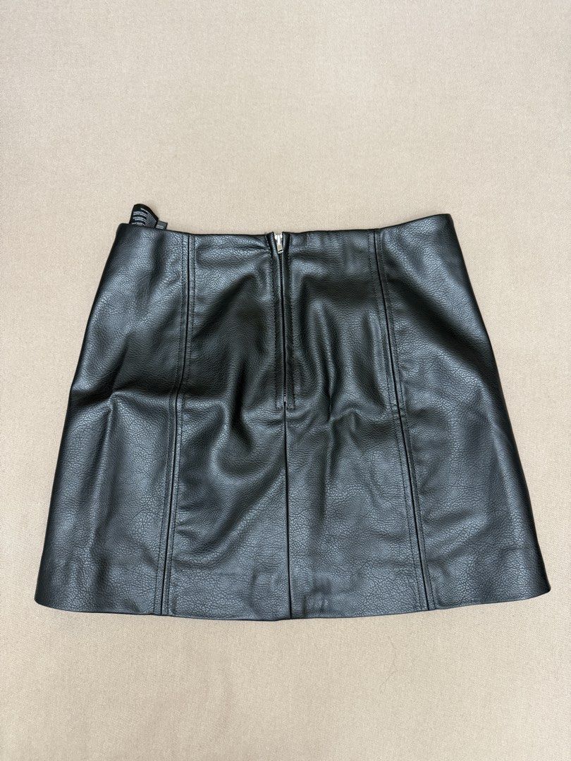 H&M Leather Skirt (Category: Skirts) located in Las Pinas. Submitted by thealyssacloset (Listing ID 1469207302, Image 3). Description: .