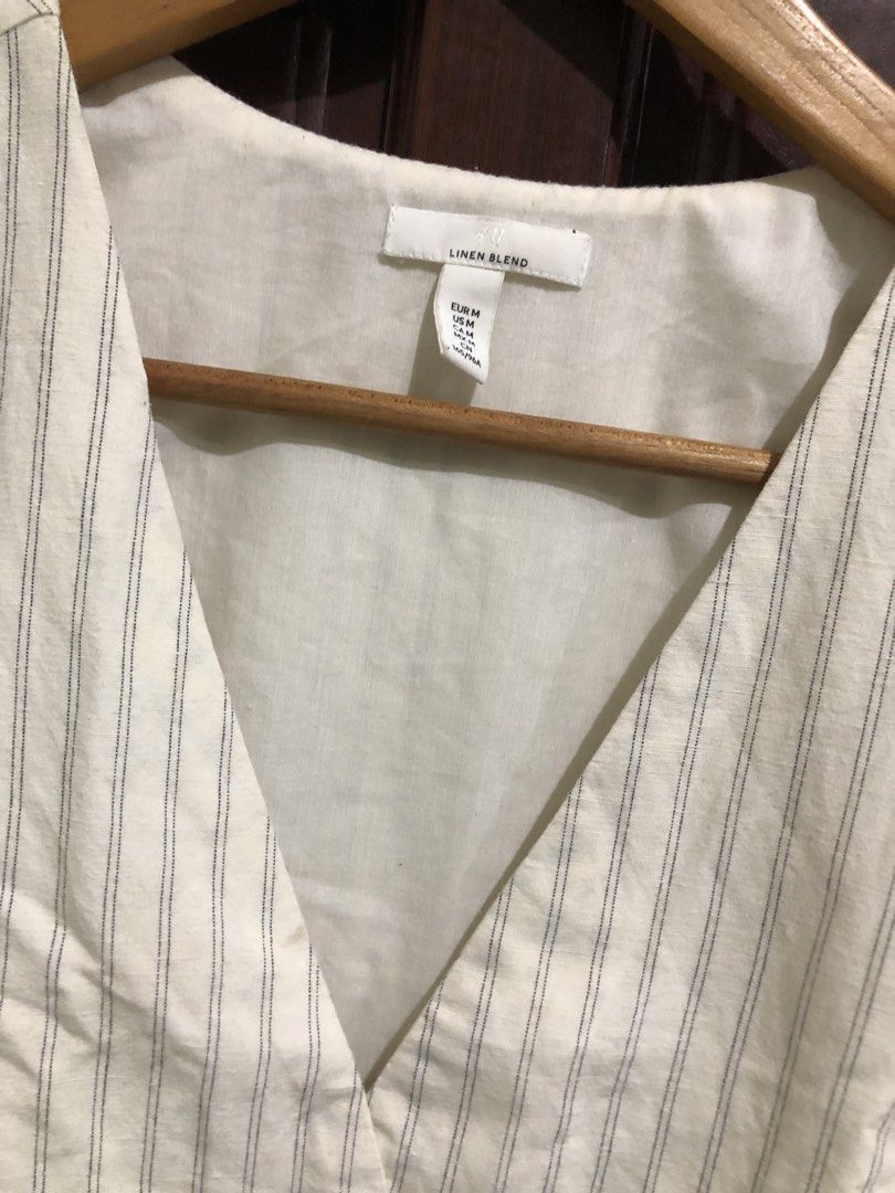 H&M Linen-Blend Pinstriped Suit Vest. (Category: Sleeveless) located in Balanga. Submitted by itsjuliaden07 (Listing ID 1469178221, Image 2). Description: .