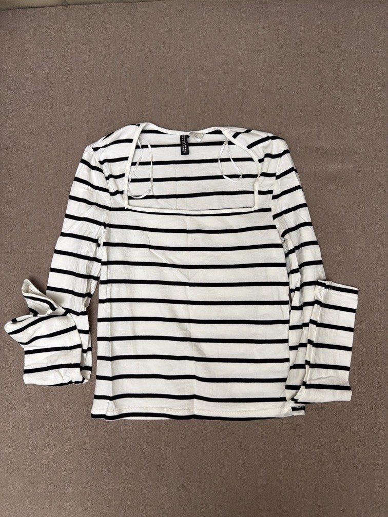H&M Long Sleeved Striped Top (Category: Longsleeves) located in Las Pinas. Submitted by thealyssacloset (Listing ID 1469243371, Image 1). Description: .