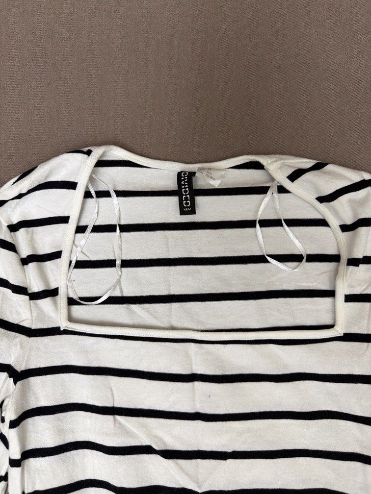 H&M Long Sleeved Striped Top (Category: Longsleeves) located in Las Pinas. Submitted by thealyssacloset (Listing ID 1469243371, Image 2). Description: .
