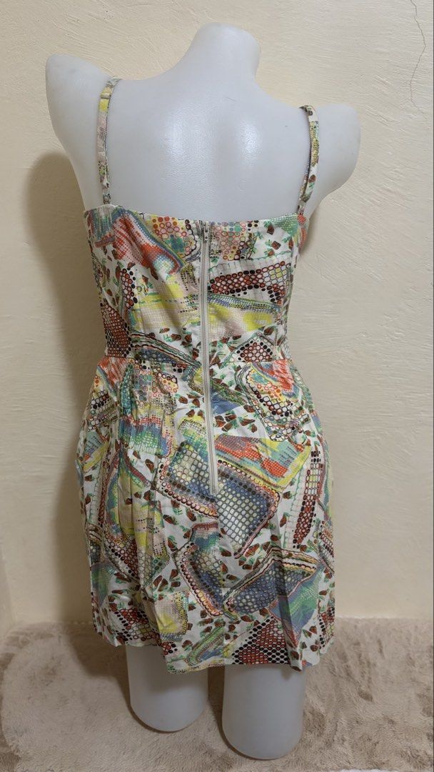 H&M Multi-colored Patterned Sleeveless Mini Dress EUR 36 US 6 (Category: Dresses) located in Santa Cruz. Submitted by zellethrifts (Listing ID 1469302276, Image 3). Description: • Bought in H&M Japan 🇯🇵 • Used once • Fits Medium to large • In excellent condition • Photos taken using mannequin only 🚚 Shipping via J&T only 📦 Shipping fee to be shouldered by buyer 💳 Mode of payment: GCash 📍 Santa Cruz, Laguna.