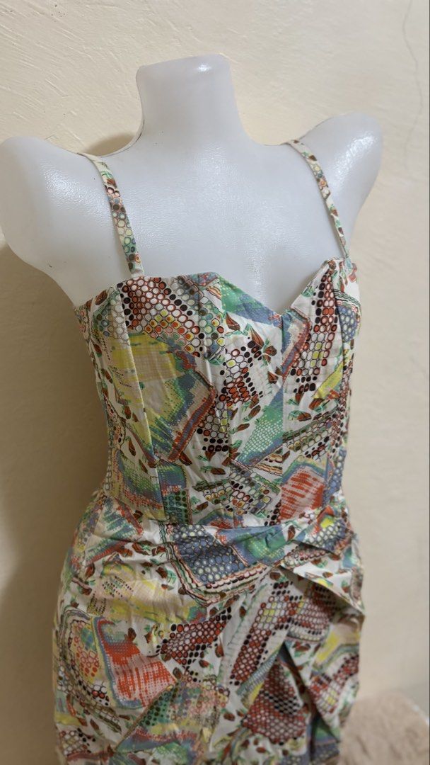 H&M Multi-colored Patterned Sleeveless Mini Dress EUR 36 US 6 (Category: Dresses) located in Santa Cruz. Submitted by zellethrifts (Listing ID 1469302276, Image 2). Description: • Bought in H&M Japan 🇯🇵 • Used once • Fits Medium to large • In excellent condition • Photos taken using mannequin only 🚚 Shipping via J&T only 📦 Shipping fee to be shouldered by buyer 💳 Mode of payment: GCash 📍 Santa Cruz, Laguna.