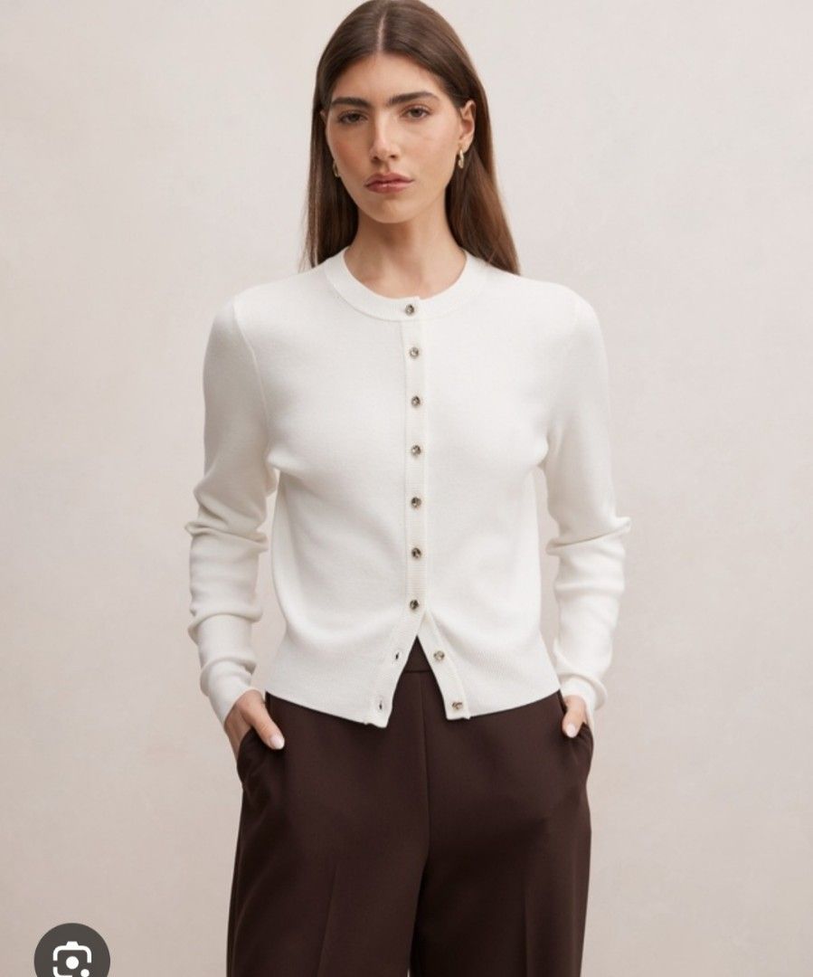 H&M off White Button-Up Knit Cardigan (Category: Coats, Jackets and Outerwear) located in Manila. Submitted by PrinceDani.Clothing (Listing ID 1469200298, Image 1). Description: h&M off white cardigan large 20in width 23in length excellent condition .
