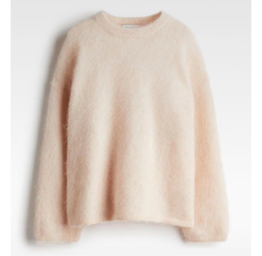 H&M Oversized Mohair-Blend Jumper (Category: Coats, Jackets and Outerwear) located in Manila. Submitted by keenwater_c320c0 (Listing ID 1469298448, Image 1). Description: - Color: Soft peach pink - Material: Thick, fuzzy, and warm knit - Fit: Relaxed with drop shoulders - Details: Crew neckline, ribbed collar, cuffs, and hem - Style: Easy to pair with jeans or trousers for casual days.