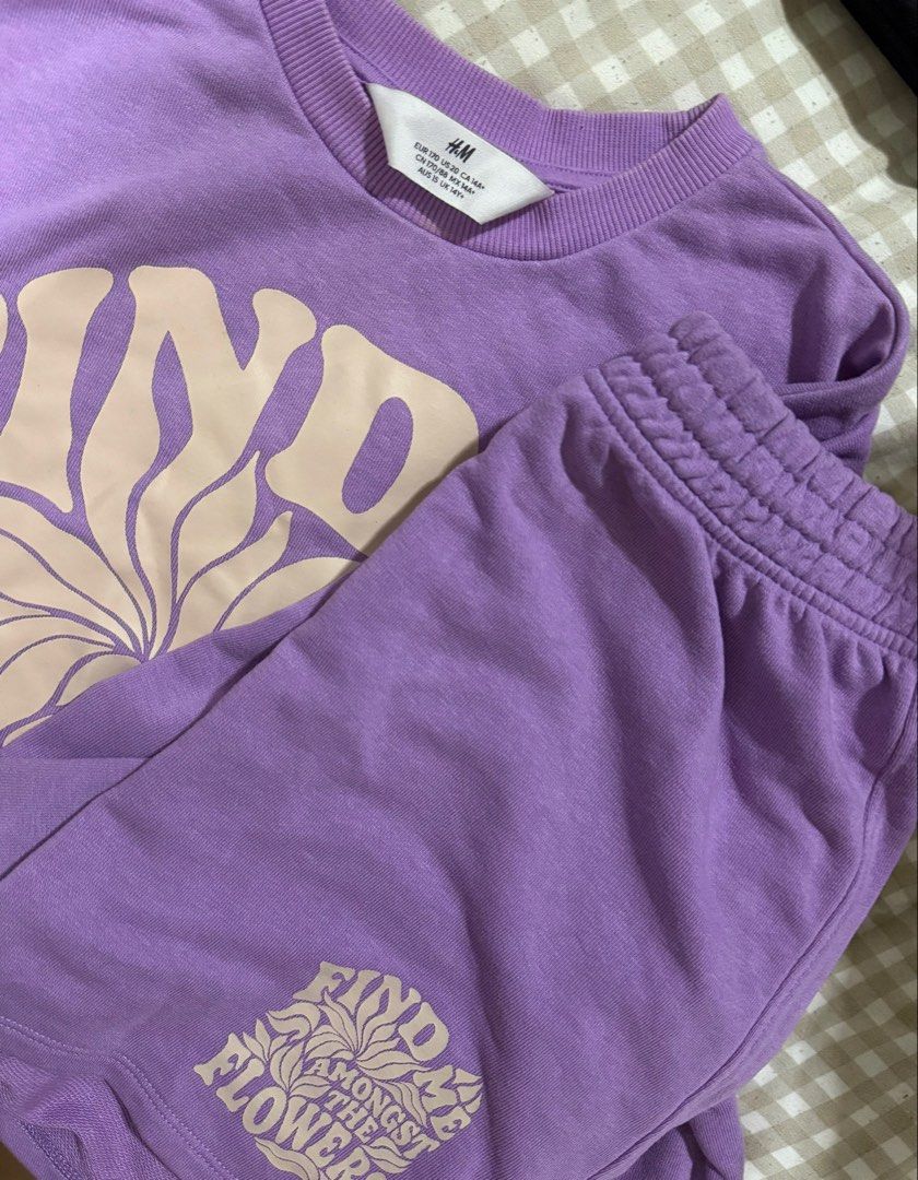 H&M (Preloved) (Category: Sets or Coordinates) located in Agdangan. Submitted by curatedreloveph (Listing ID 1469315792, Image 1). Description: Selling this cute 2-piece sweatshirt set! 💜 Size : Kids 14Y+ / EUR 170 Can also fit adults wearing XS–S. Soft & comfy cotton fabric Php. 300.00 fixed.