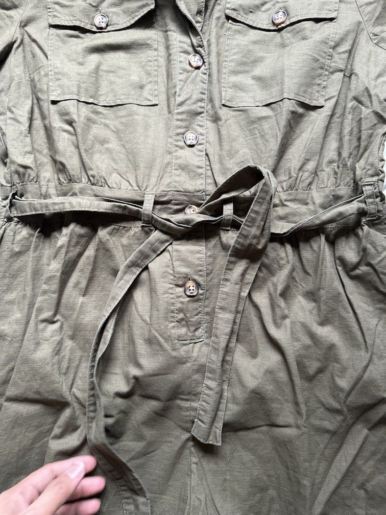 H&M safari Jumpsuit (Category: Jumpsuits) located in Pasig City. Submitted by kaelsy (Listing ID 1469219575, Image 3). Description: .