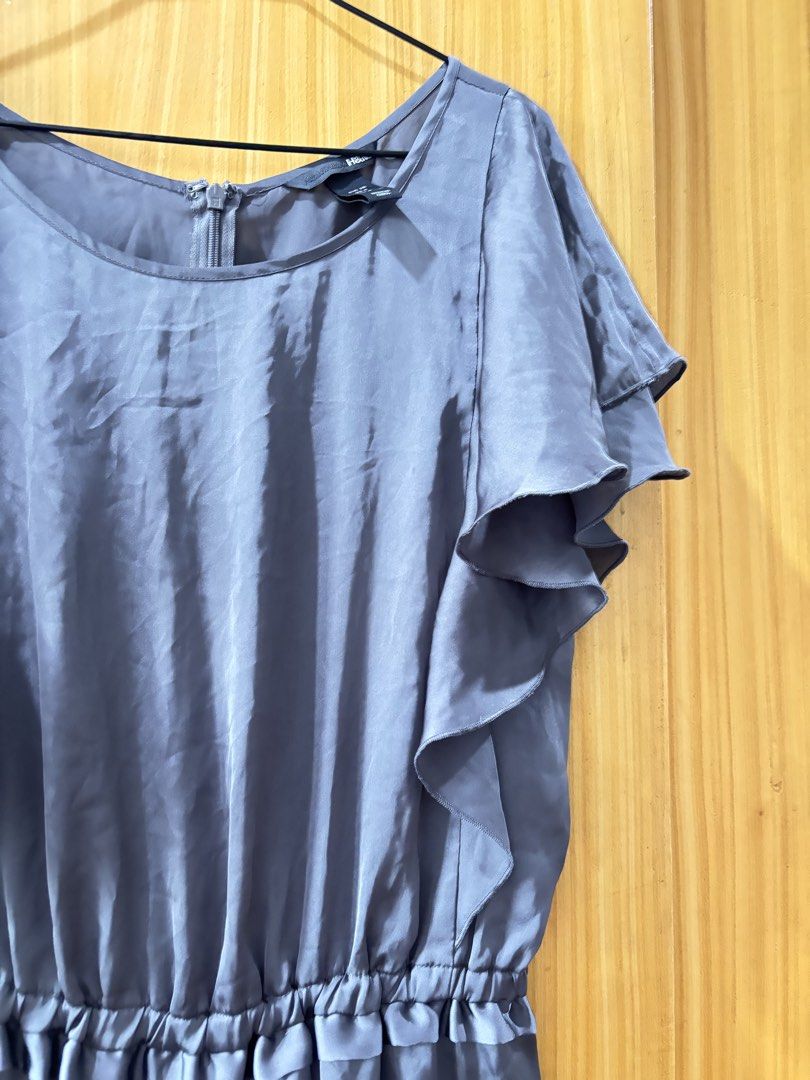 H&M Satin Gray Romper (Category: Rompers) located in Manila. Submitted by maurisio (Listing ID 1469286188, Image 3). Description: .