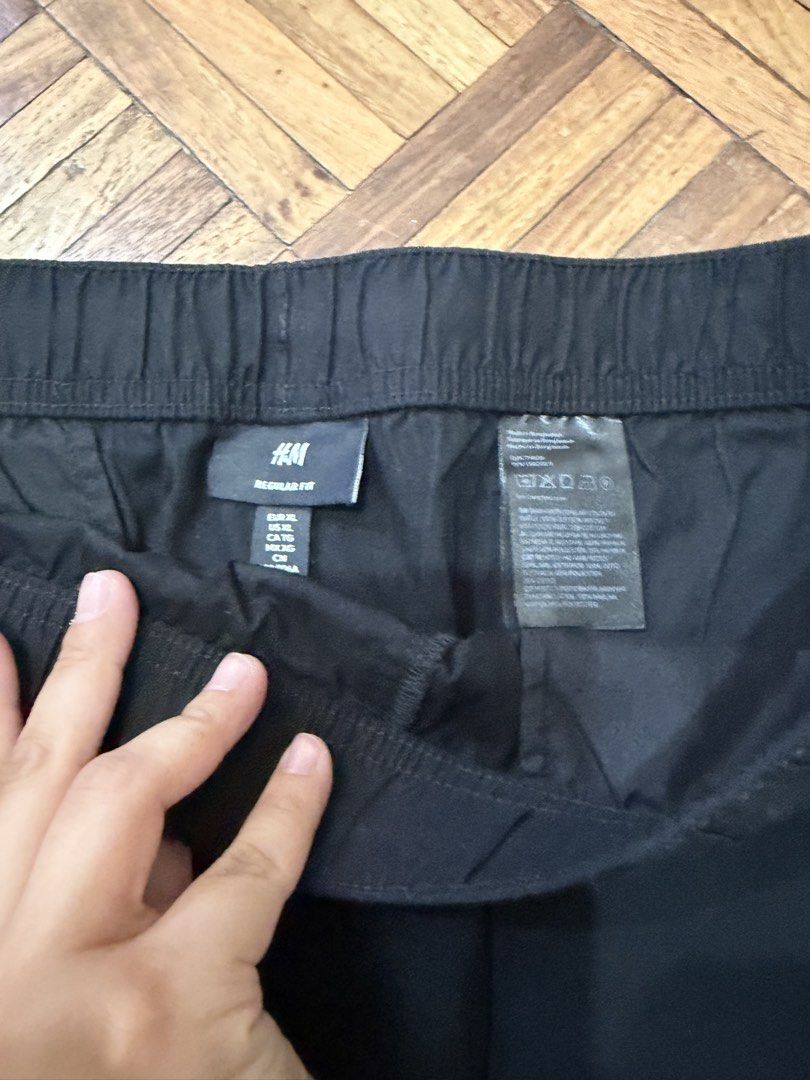 H&M Shorts Black XL (Category: Shorts) located in Manila. Submitted by preloved_new_forsale (Listing ID 1469229391, Image 3). Description: Brand new.