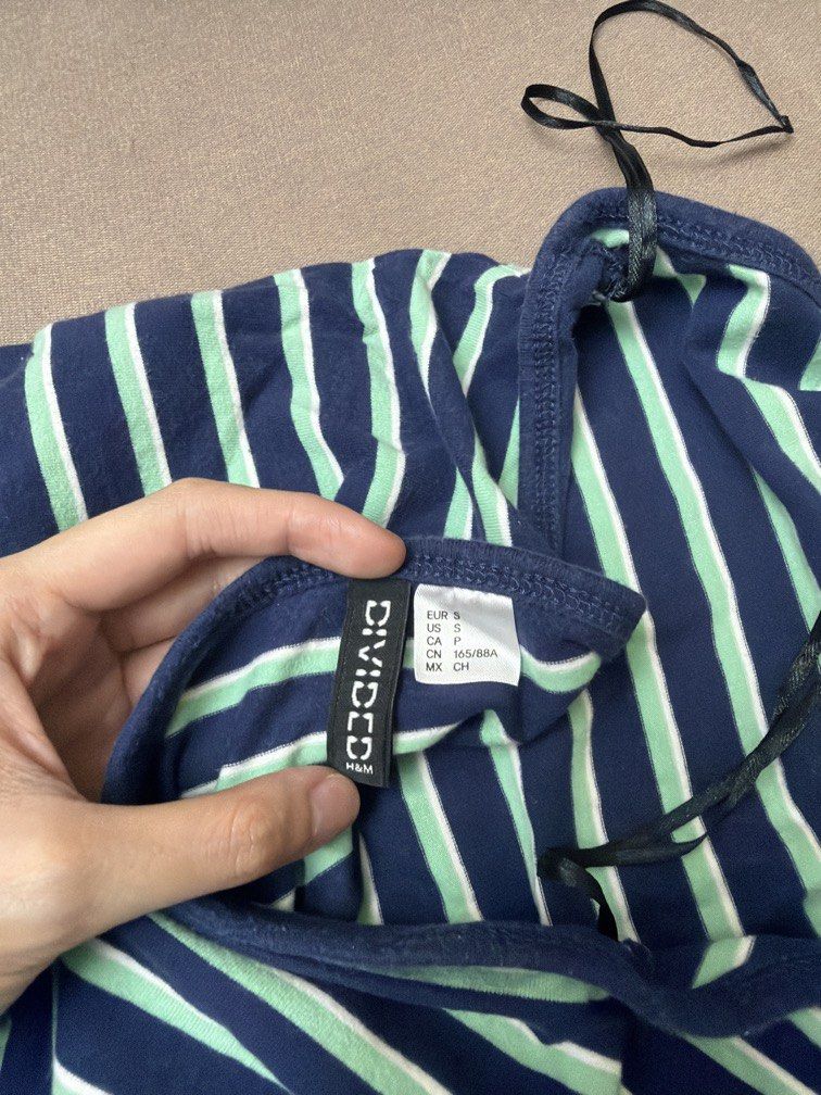 H&M Striped Backless Halter Top (Category: Sleeveless) located in Las Pinas. Submitted by thealyssacloset (Listing ID 1469214683, Image 2). Description: .