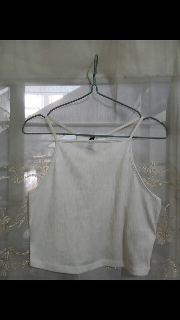 H&M tops white (Category: Longsleeves) located in Manila. Submitted by freecat.21c0ee (Listing ID 1469233236, Image 1). Description: H&M tops white, size xtra small. I bought Glorietta mall makati .