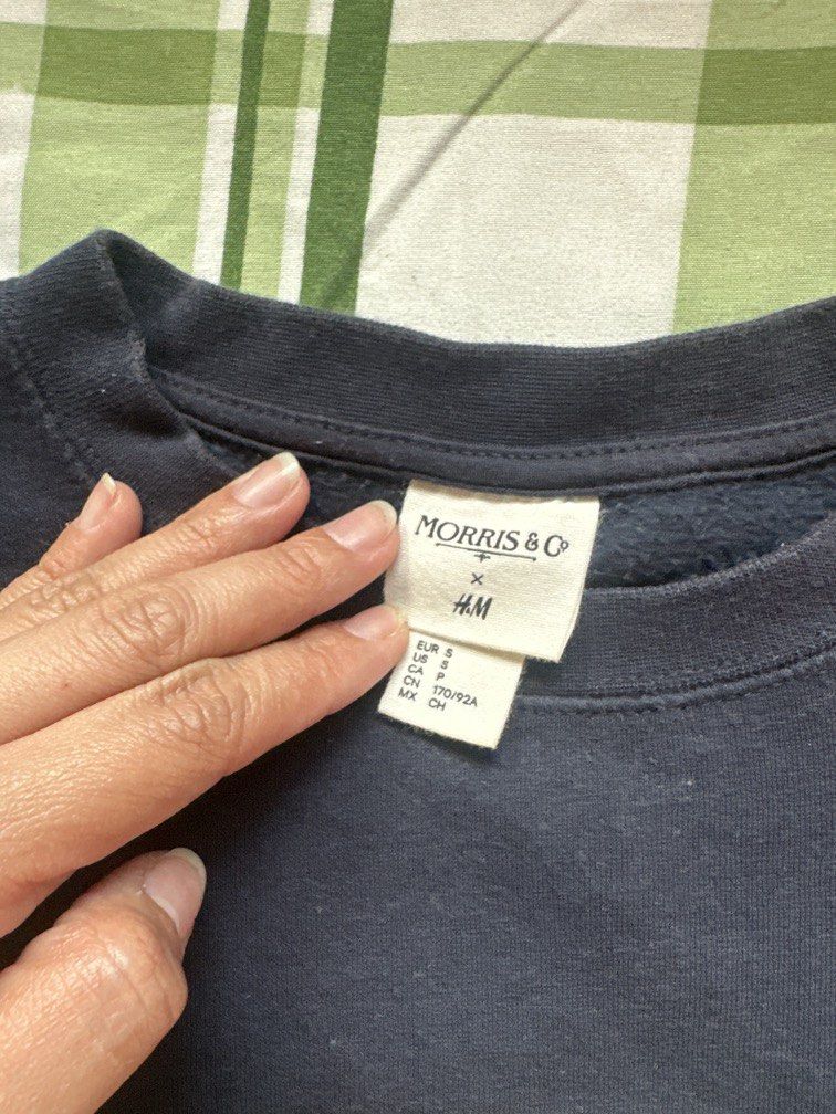 H&M x Morris & Co. Sweater (Category: Coats, Jackets and Outerwear) located in Pasig City. Submitted by kaelsy (Listing ID 1469237158, Image 3). Description: .